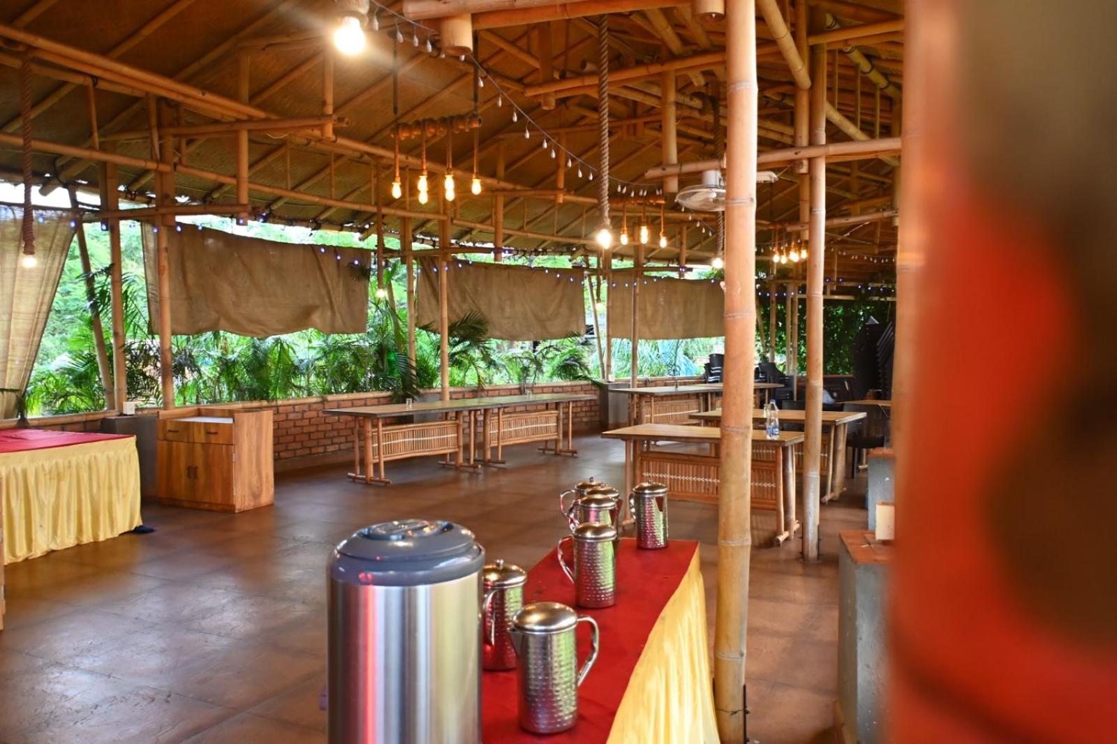 Bamboo And Bricks Resort Welhe ภายนอก รูปภาพ