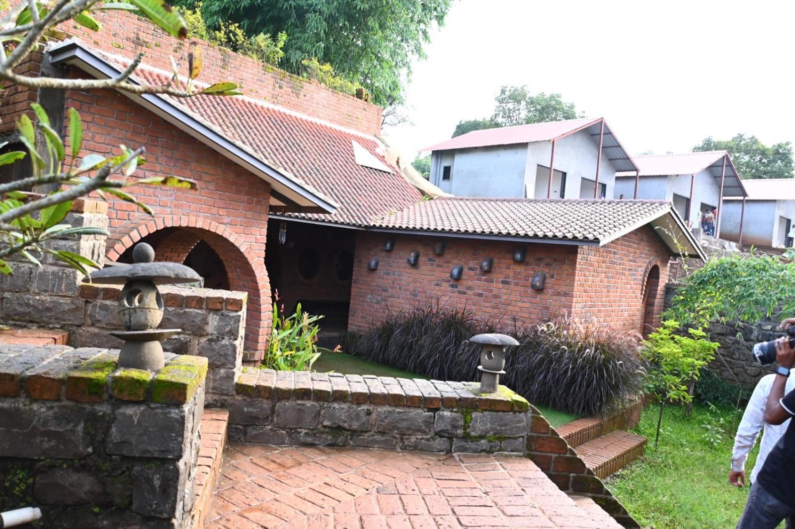Bamboo And Bricks Resort Welhe ภายนอก รูปภาพ