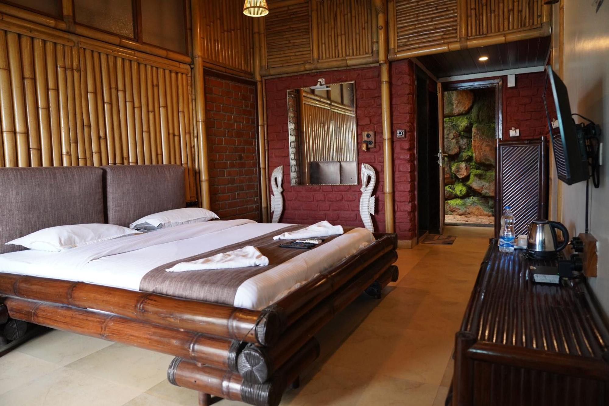 Bamboo And Bricks Resort Welhe ภายนอก รูปภาพ