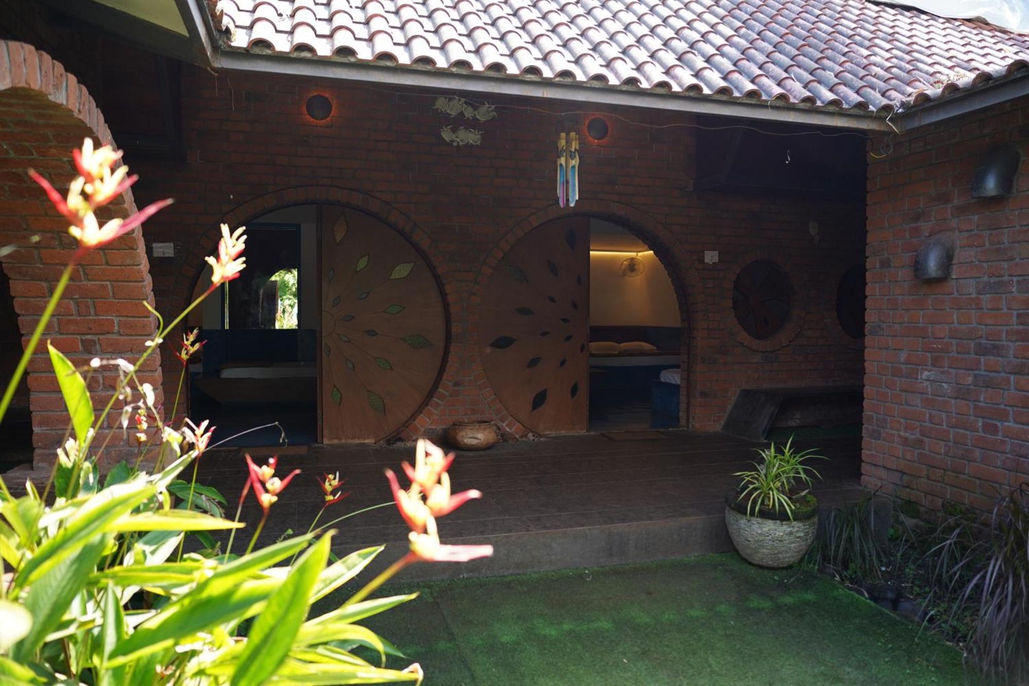 Bamboo And Bricks Resort Welhe ภายนอก รูปภาพ